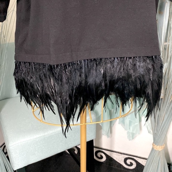 Feathered Embellished Crop Top - Picture 3 of 5